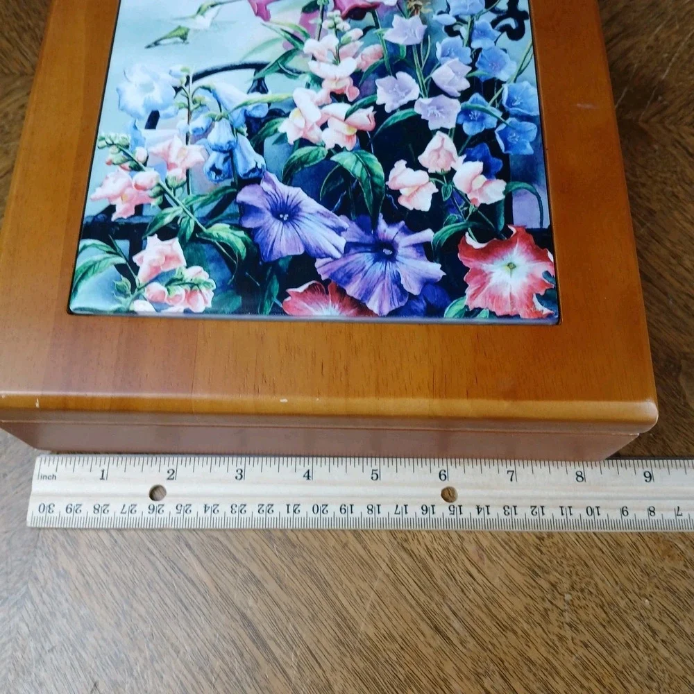 Heavy Wooden Lidded Trinket Box Felt‎ Lined Floral Hummingbird Front Panel 8x10